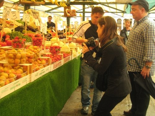 Italian fruit market