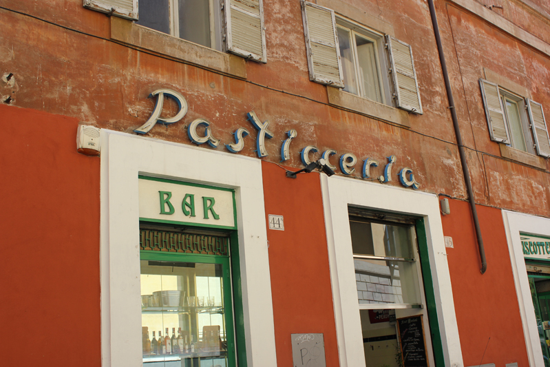 pasticceria shop name made with individual letters with a rounded typeface