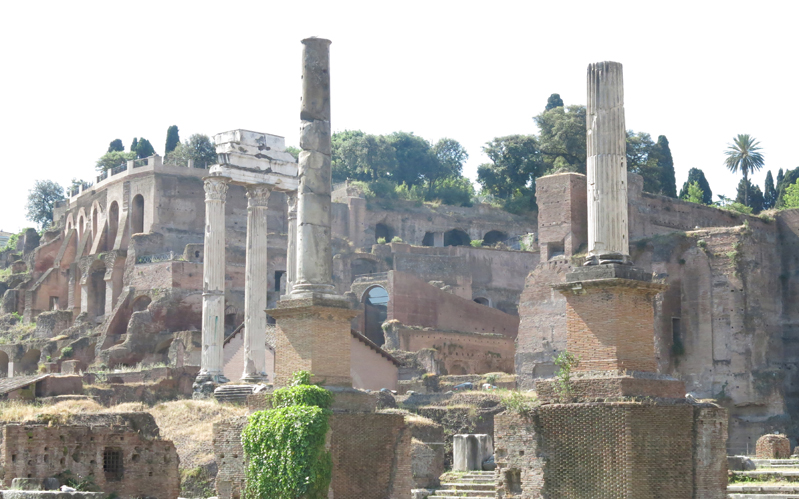 A photo showing some ancient buildings and ruins near Rome.