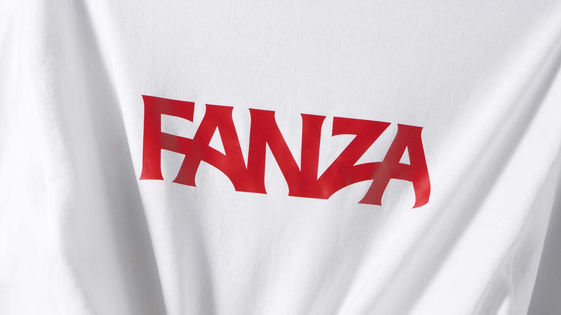 the letters Fanza in red letters